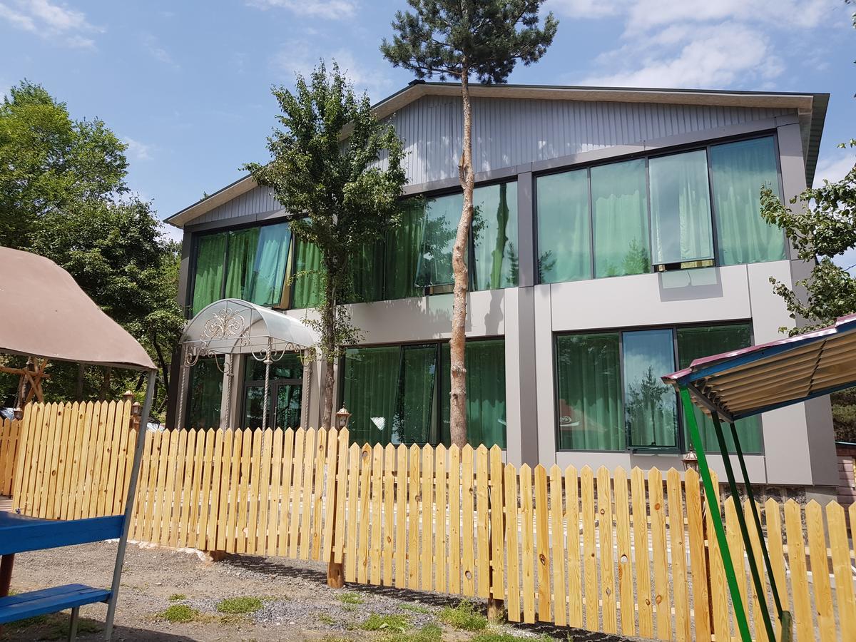 סבאן Jrahars Resort מראה חיצוני תמונה